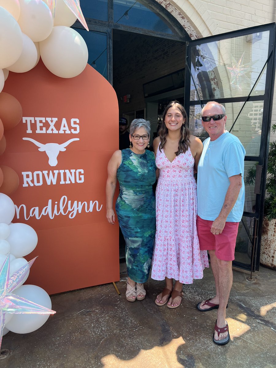 DrSandraClement's tweet photo. #selfiewithMaddie @Madilynn_cantu5 Off to @UTAustin you go. You will ROCK it there like you have everywhere. Love you! Always. ✌🏼✌🏼✌🏼@laura_cantu_ @matthewcantu11 @MichaelCantu_7 @marcus_cantu @CoachMCantu https://t.co/Yvp9aqmYkk
