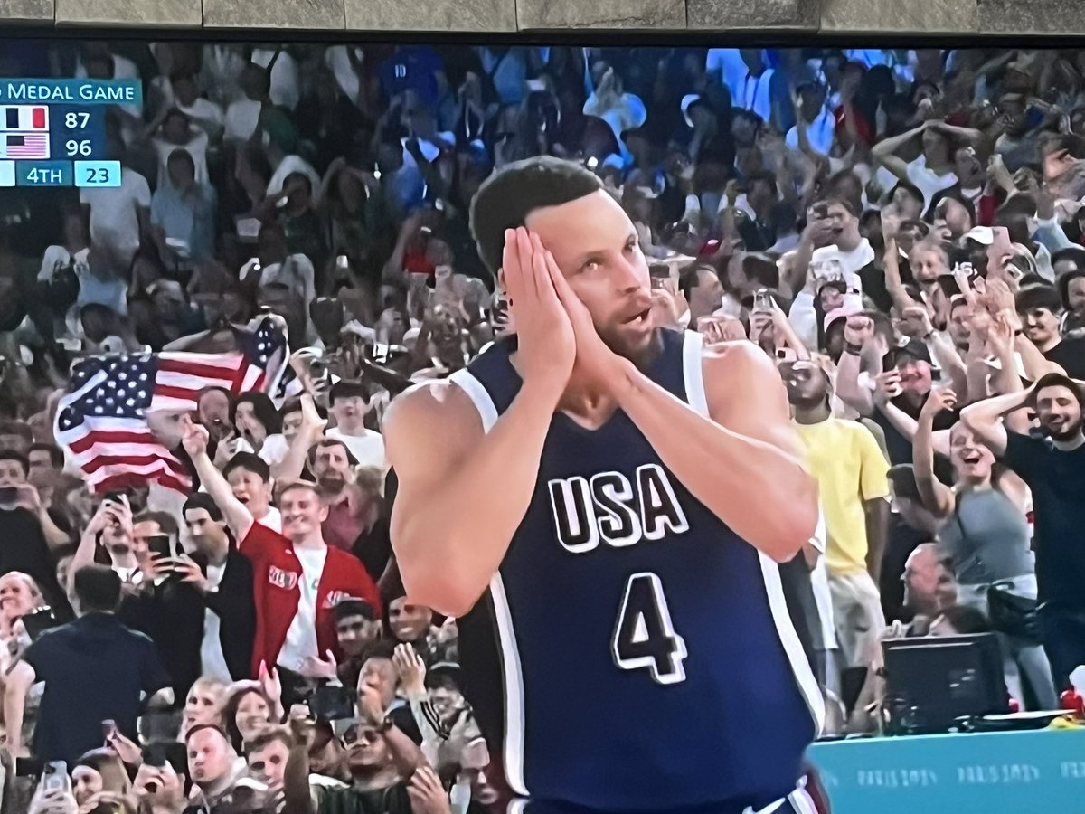 jhines0026's tweet photo. Imagine being so good at basketball that you’re on the floor with Lebron James, Kevin Durant, Devin Booker, Anthony Davis, and the other team is still sending a double team at you.

Steph Curry just put on a show to clinch that gold medal! https://t.co/xovxL1BUTG