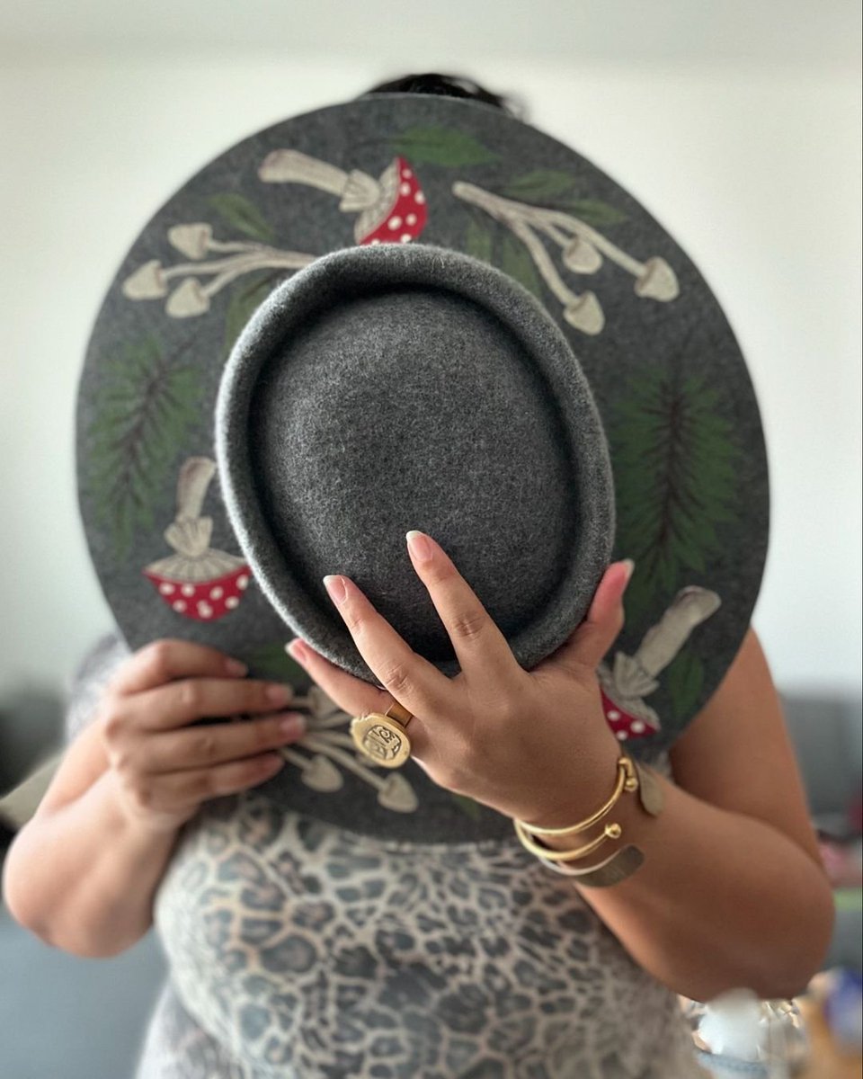 ahadibynisria's tweet photo. "بالقلب راني نشوف موش بعيني"

> Cuffs: @ahadibynisria 
> For every sold cuff a child is served a meal through @nisria.co 
> https://t.co/84aX8OPhC5 https://t.co/QjLzFBLFj5
