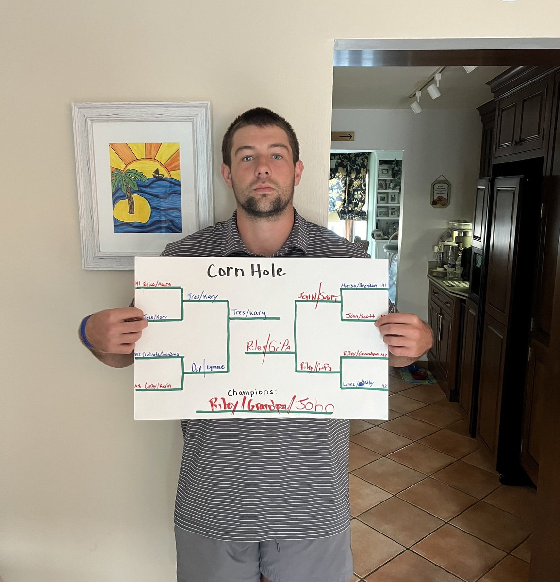 MikeandHelenCup's tweet photo. Cornhole Champ! https://t.co/xDcC6YBtNn