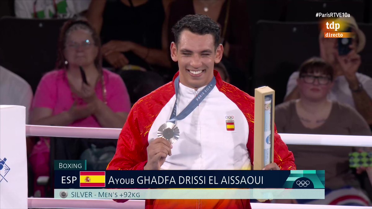 teledeporte's tweet photo. 😍¡Esa cara de felicidad! #ParísRTVE10a #París2024 

🔝Ayoub Ghadfa (@ayouby_23) y un momento que no va a olvidar jamás

🥈¡Cómo brilla esa plata! https://t.co/sh44XK3y1k