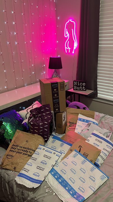 I&rsquo;m opening birthday gifts tonight! 🥳 https://t.co/XIwlkzRj77 https://t.co/daAk5SoVsH