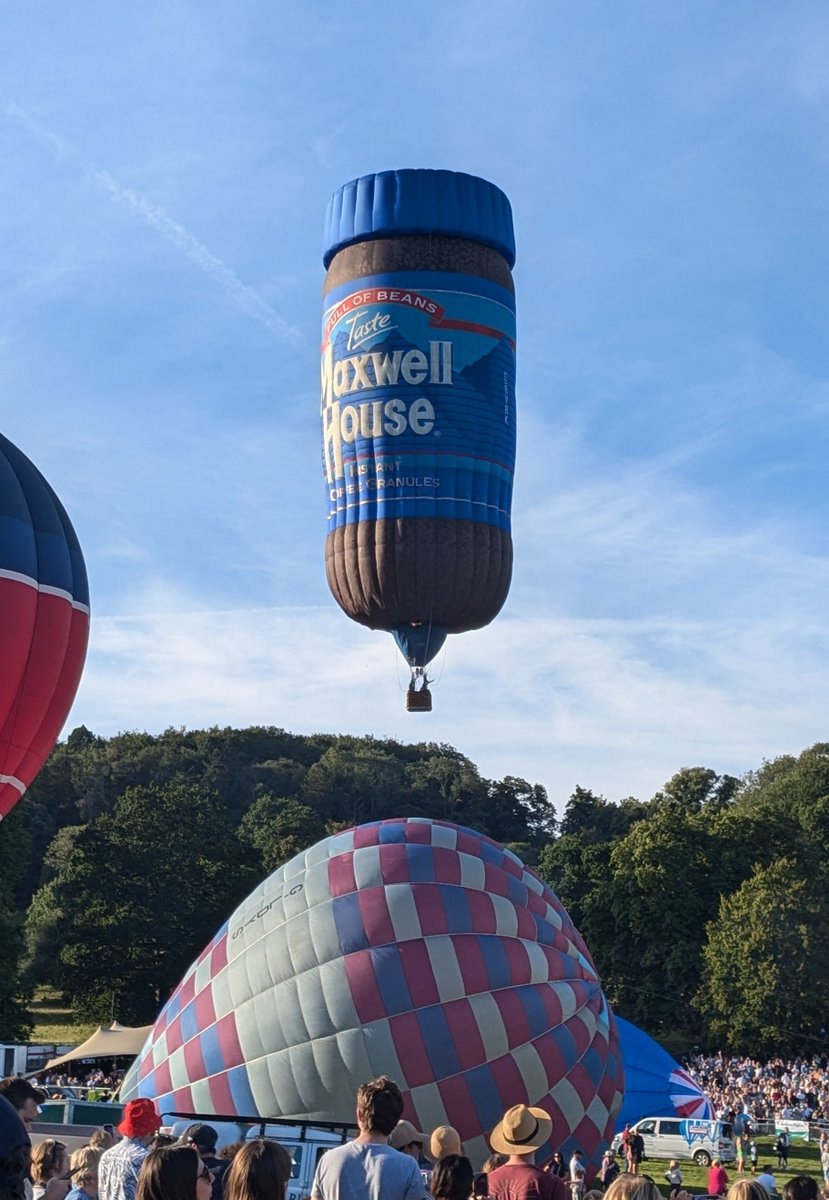 ssilverwood's tweet photo. @mjballooning ☕ 🎈 https://t.co/3HQYevnhzw
