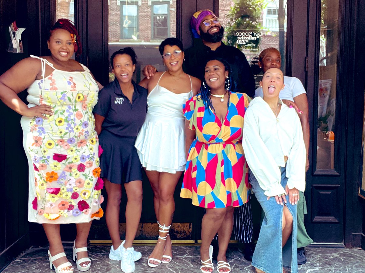 Tendin2's tweet photo. God gave me the chance to live the most incredible life with the most incredible people 💚 #WeMakeSpace #BloomNSip https://t.co/E79UU2CSJe