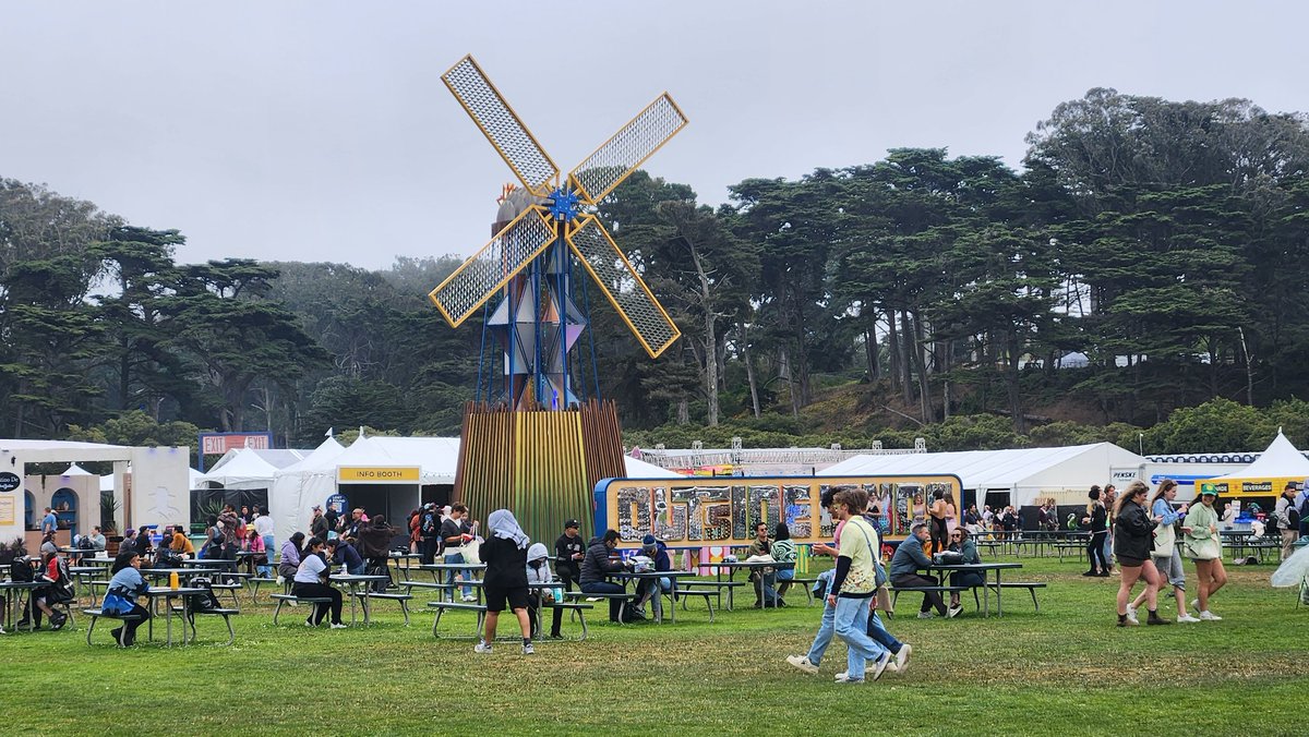 KPIXtv's tweet photo. #OutsideLands continued Saturday with early sets from @Ladynicolewray, #binki and @AGCLUB_
More info on the fest: https://t.co/fSn7DUgMxD
@sfoutsidelands https://t.co/XG5SuYWepw