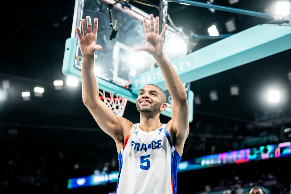 Basket_Infos's tweet photo. Merci @nicolas88batum pour les travaux !💙❤️ https://t.co/Prgo2KT9Pa