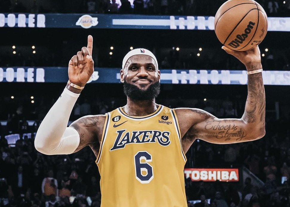 The Collectibles Guru tweet media