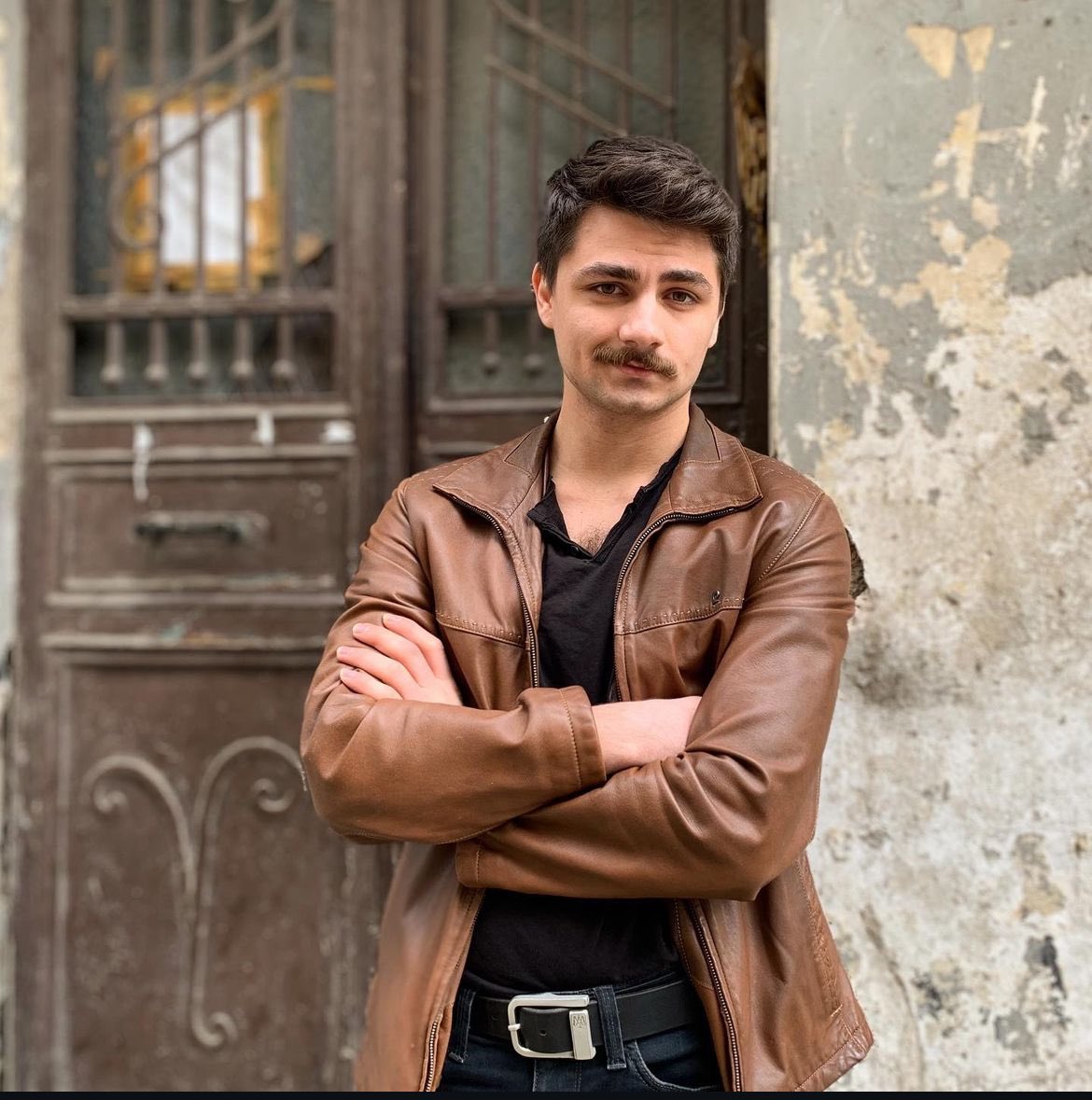 Ben de 4 farklı kişi gibi bi’ şeyim. Daha da fazla çıkar aslında…