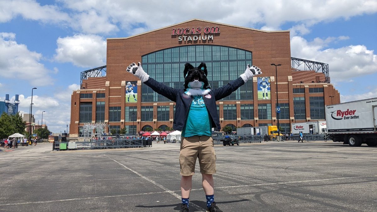 IT'S FINALS BAYBEE!!! SO impressed with how the Stars are playing this year, I'm a very proud alum. Had a blast watching all of Prelims on Thurs, and I'm excited to see how things shake out tonight!!
<a href="/TheBlueStars/">The Blue Stars</a> <a href="/DCI/">Drum Corps International</a> #DCI2024