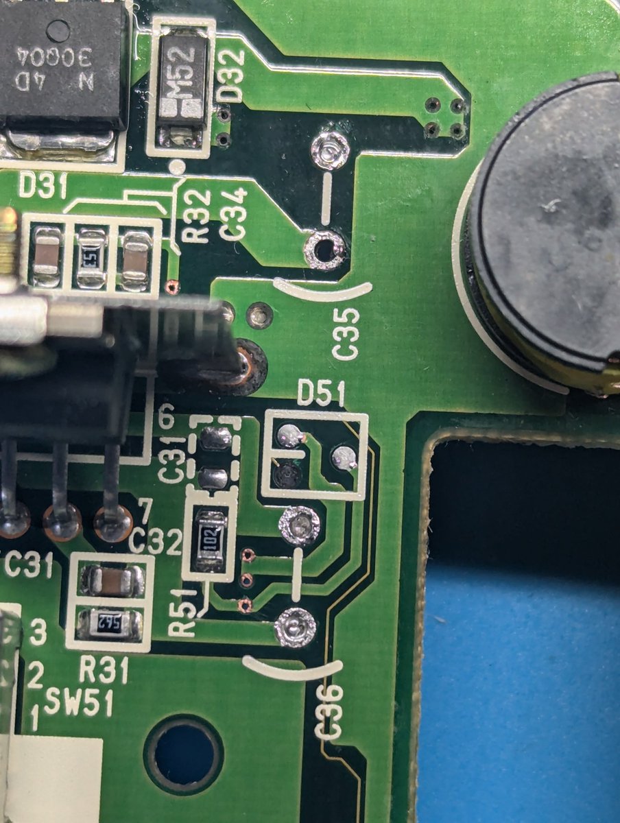 reviveretro's tweet image. 3DO FZ-1 owners - you should probably check your power caps for leakage if you havent already recapped 馃槄