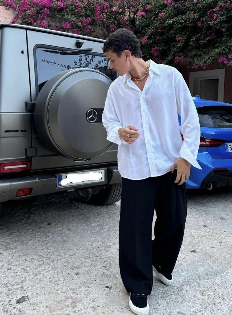 𝓐𝑛𝑑𝑒𝑟 tweet media