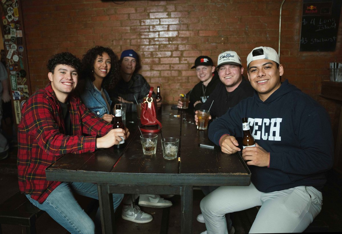 BarPMLubbock's tweet photo. Good times and good friends 😄 https://t.co/FElBmcLmZ2