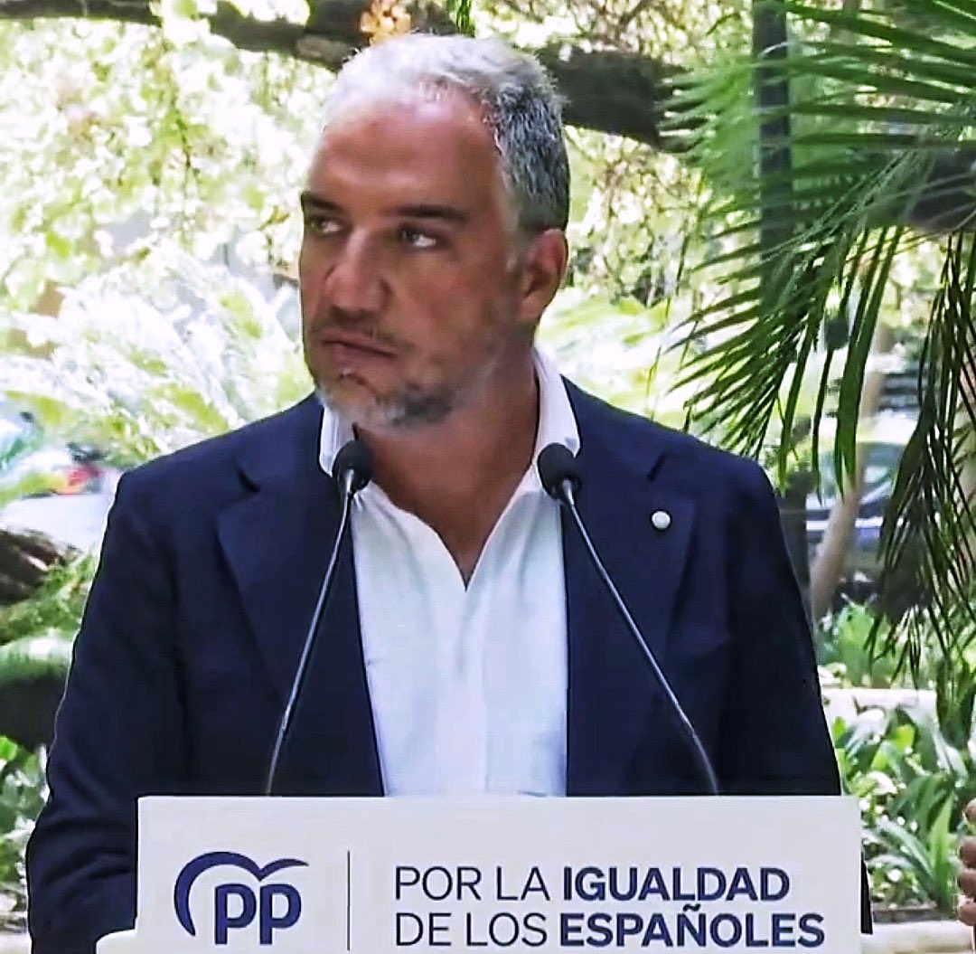 AndaluciaSinVOX's tweet photo. Que mala cara tiene el chaval , se creía que estaba en Andalucía y le vendió la moto a Feijoó que gracias a él iba a tener mayoría absoluta, cuando el gallego vio que el cuento del malagueño era mentira, le pegó la pata y por desgracia ya lo tenemos por Málaga más que en Madrid https://t.co/7MIJV8KelW
