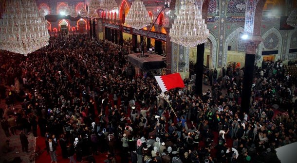ما حدث للزائر البحريني مسيء جداً للعراق ومعيب جداً بحق العراقيين.. جاء لاداء زيارة سيد الشهداء وزيارة مقدساته بكل احترام ولم يسيء للعراق بشيء فسلمناه ودمـ رنا حياته وحياة عائلته!

متى اساء زائر بحريني الاحترام في بلدنا.. هم اكثر الزائرين احتراماً وتنظيماً وتقديراً للعراق وشعبه