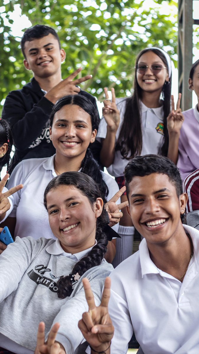 Ciberpazcolombi's tweet photo. Nuestros recorridos 👟 por los territorios 🇨🇴 nos permite comprender la importancia de promover la paz digital 🕊️ como un componente esencial de la construcción de una sociedad más justa y equitativa. 

📍Mapiripan, Meta 
📍Cumaral, Meta 
📍Restrepo, Meta
📍Bogotá - Fumpaz https://t.co/WTe0i92SGM