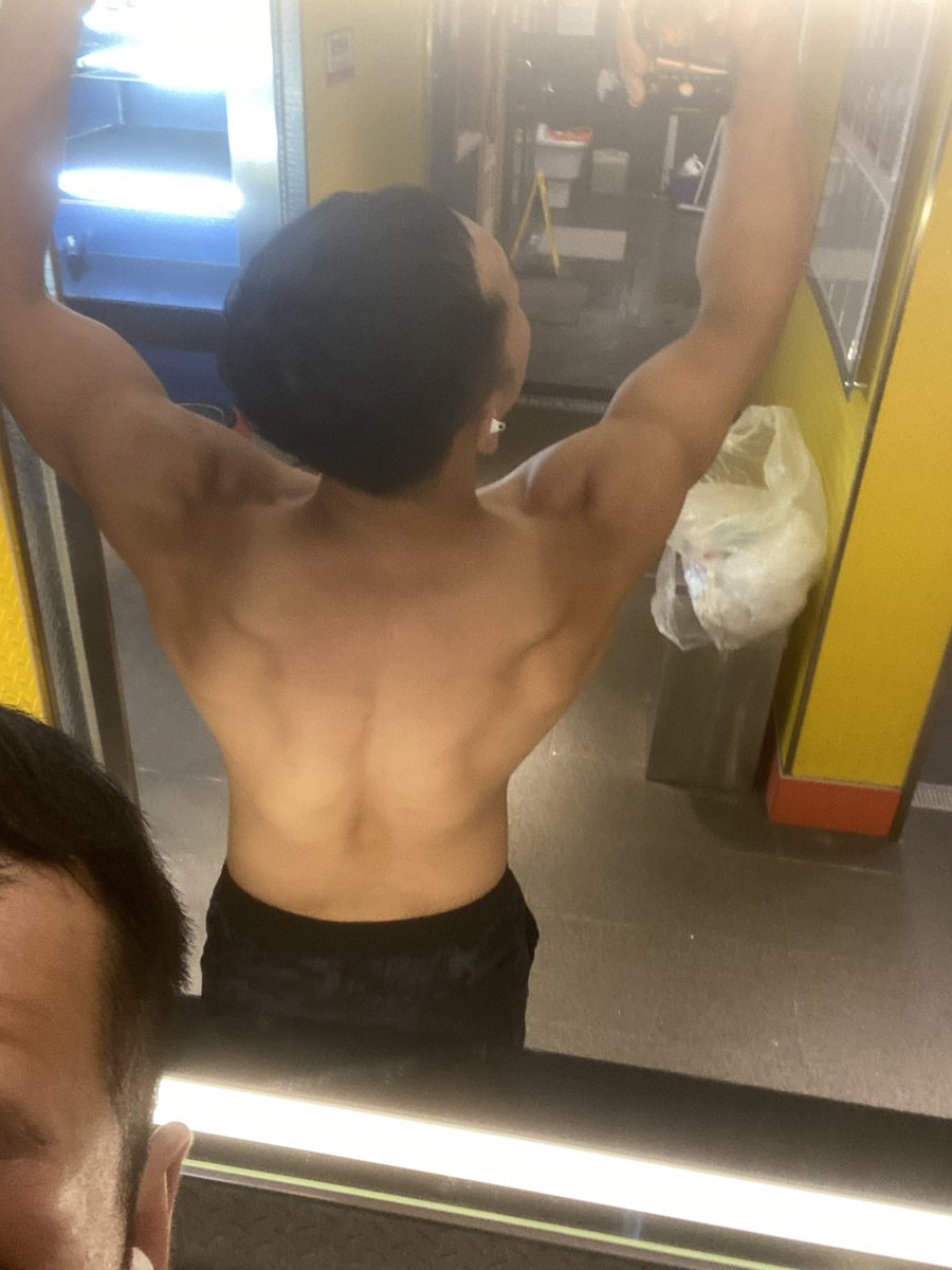 趁浴室沒人偷偷拍