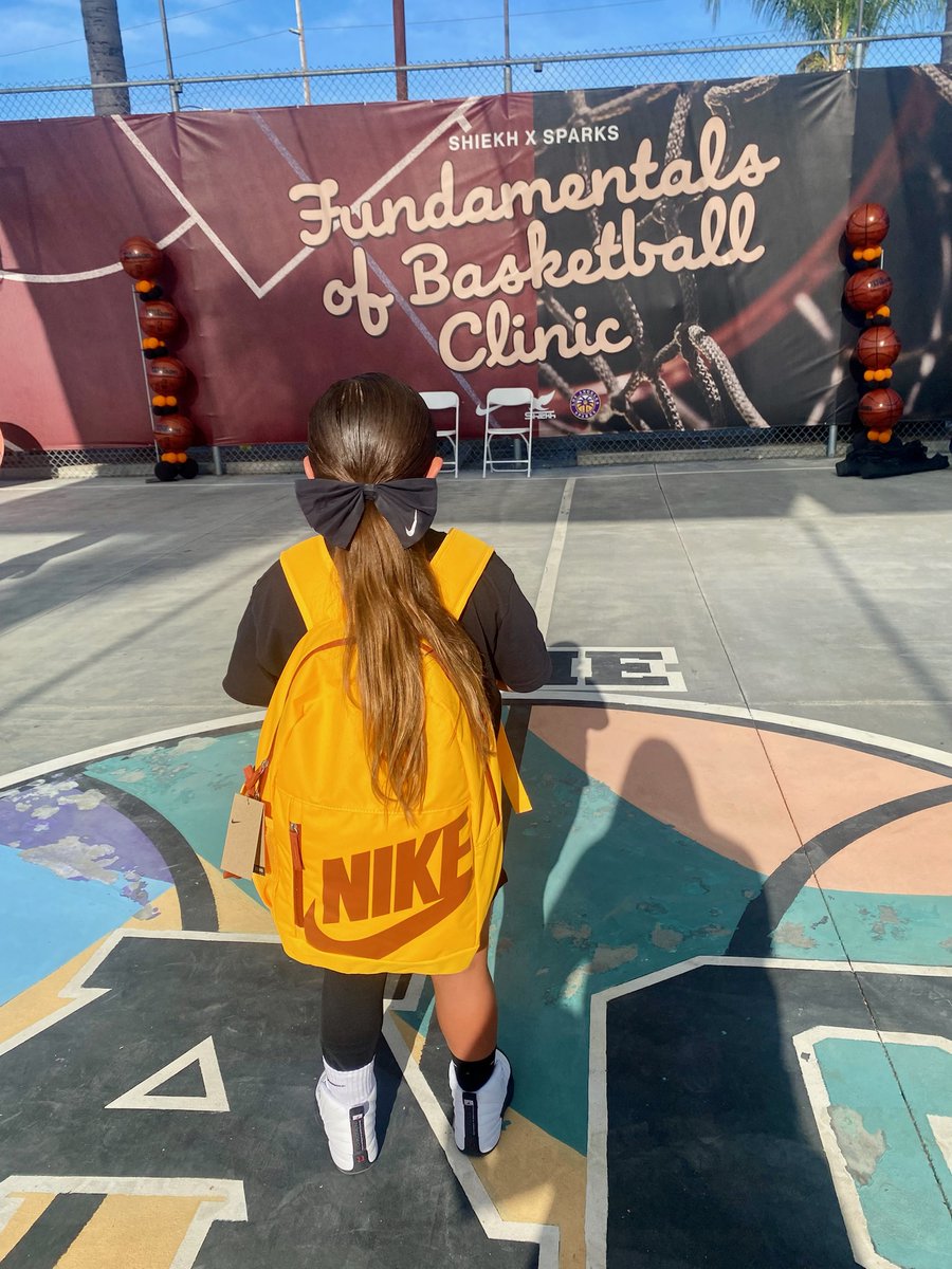 SUS0207's tweet photo. @LASparks  @LASparksPR 
@WNBA Thank you Natalie ,  LA Sparks and @Shiekh for providing the programs for our communities . My daughter Victoria Macias had a great experience. With the drills, motivational speakers, food music and free giveaways. 
#comptonca #hergame #sparky https://t.co/4p6MU3emBX