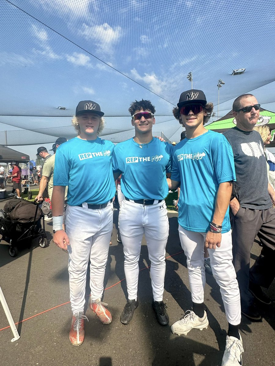 tashalandram's tweet photo. It’s always bittersweet @BaseballNW . It’s one of Beck’s @beckettlandram favorite experiences but it’s also the end of the baseball season. His batting average for the tournament so far is .444 (4-9).Leading an incredibly talented team in batting average and hits after 3 games🤞🏾
@OregonBaseball @BeaverBaseball  @lcdevilsbase  @UW_Baseball  @ZagBaseball @wsucougarbsb @PeppBaseball @HailStateBB @BaseballUGA @Vol_Baseball