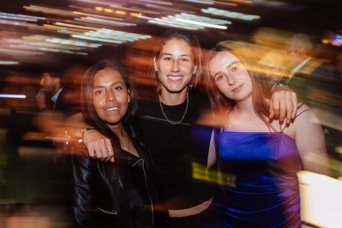 tomayconsa17's tweet photo. 07/08/24 - 100 años de amor, pasión y esfuerzo @FutFemeninoU orgullosa de pertenecer a esta gran FAMILIA.💛🦁 https://t.co/GEmGBLqkth