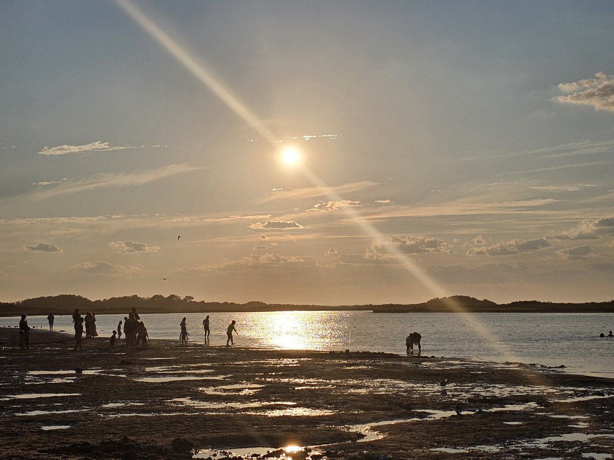 IanJStark's tweet photo. #Longisland beaches after hours:  #free admission, #sunset, live #music &amp; more https://t.co/nXtWs5TC6A https://t.co/Xjdi7fM9Ub