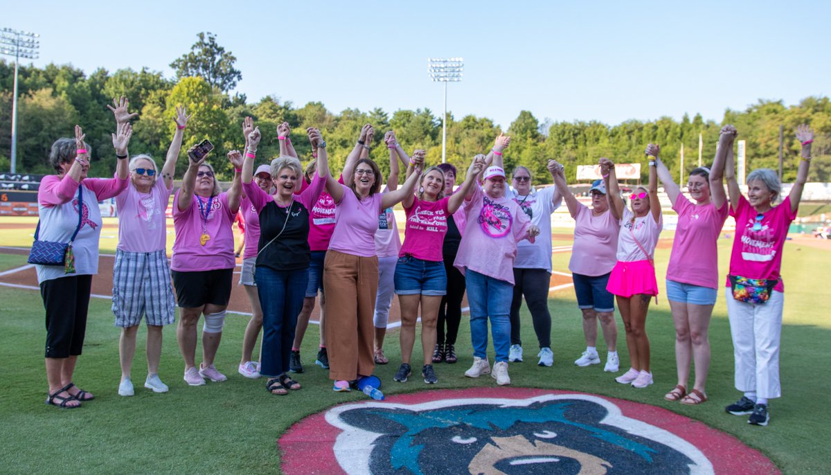 smokiesbaseball's tweet photo. Well, strike me pink! I look cute today! https://t.co/wcW1gfoGaP