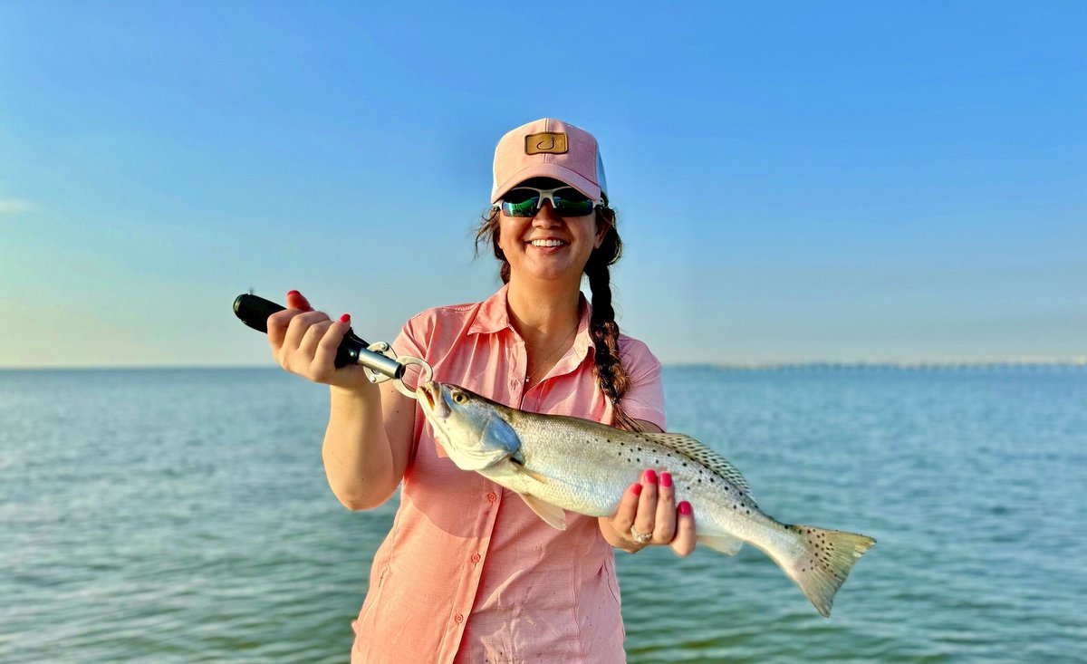 HaysElectrical's tweet photo. Jennifer Simon took our friends from JE Dunn Construction; Lynn Terry, Krista Jacobson and Harleigh Klepac out for a great day of fishing.

Hope to see yall at the American Subcontractors Association-Houston Chapter REEL IT IN tournament 🙌🏼😜
#HaysElectrical #JEDunn #TheHaysWay https://t.co/s6o7FlrBW6