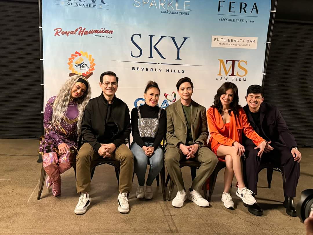 EverythingJAPS_'s tweet photo. Sparkle World Tour - Anaheim

FB: Tony Garcia https://t.co/hWp3S8aNnm