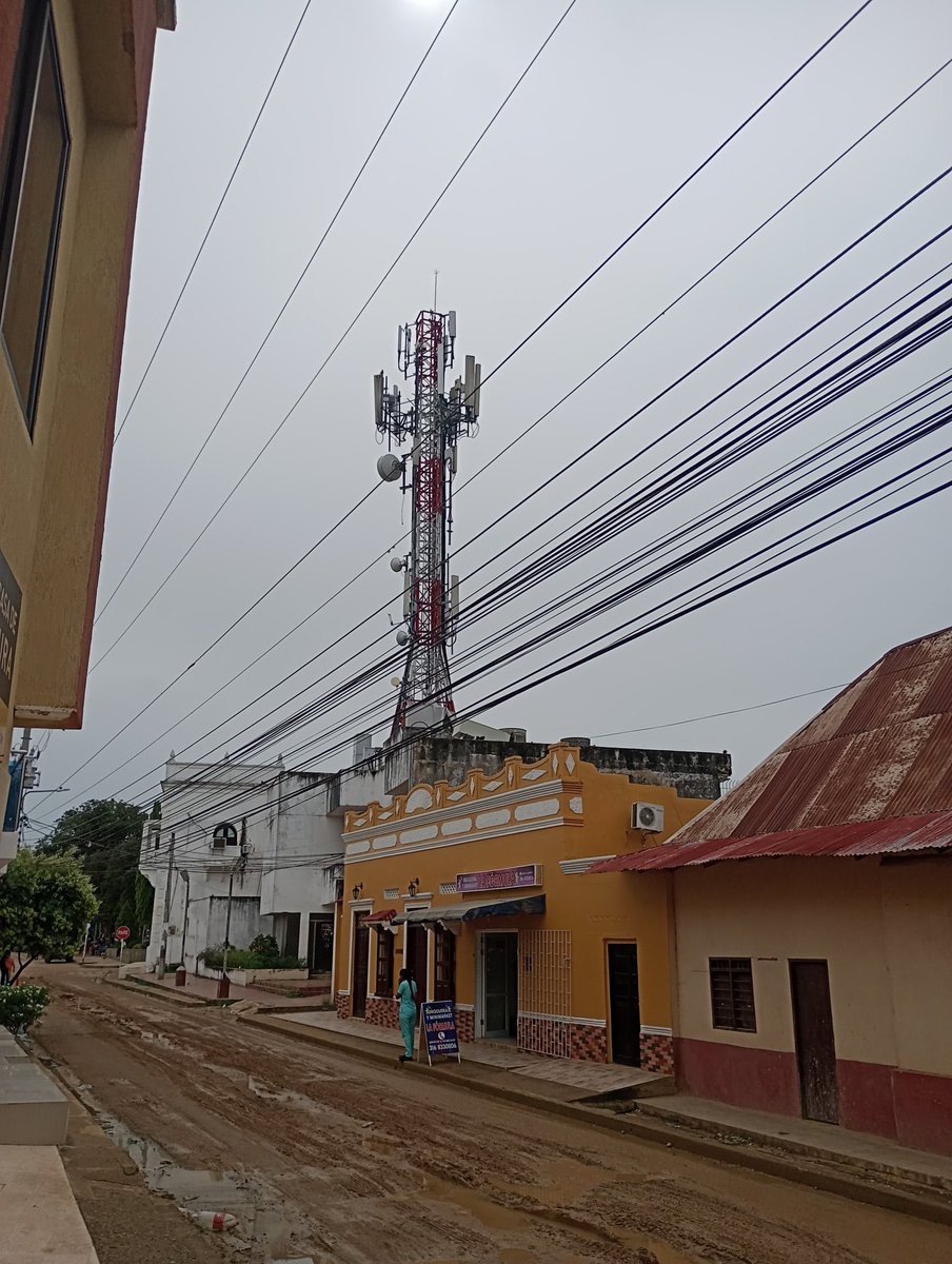 edinson_caste's tweet photo. @MovistarCo 5 días de esta semana con fallas en la señal de Movistar en el municipio de San Juan Nepomuceno Bolivar. Y mientras tanto Movistar no le descuenta a nosotros los usuarios el tiempo que estamos sin servicio. https://t.co/Tms2IQbjxg