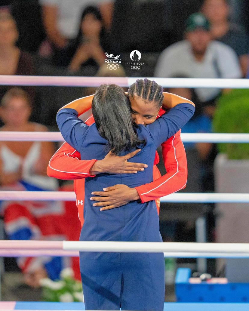 castillodiego05's tweet image. Esta foto es historia:

Atheyna Bylon es la primera panameña con medalla olímpica.

Damaris Young primera mujer en ser presidente del @COlimpicoPanama  y primera mujer panameña en ser miembro COI