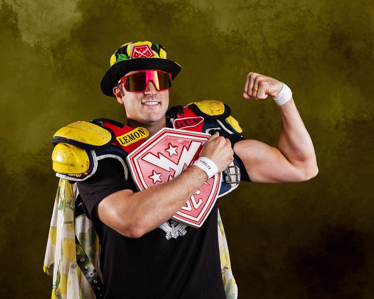 DCLemonGuy's tweet photo. Beefy lemons
@TheUFL @XFLDefenders @AroundTheUFL @UFLNewsHubcom
#lemonpower🍋 #beefylemons🍋 #indiewrestling #wrasslin https://t.co/pOF28gooi1