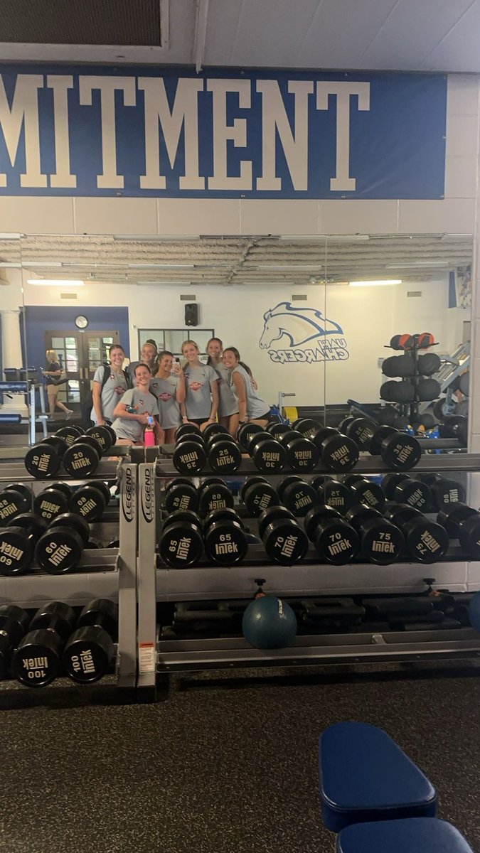 Such an amazing experience <a href="/UAHuntsville/">University of Alabama in Huntsville (UAH)</a> the campus is gorgeous! Just wanna thank all the coaches for setting up an amazing ID camp <a href="/JamesBallamy1/">James Ballamy</a> <a href="/coachghaffoors/">Sarah Ghaffoor</a> good luck in y’all’s upcoming season!!