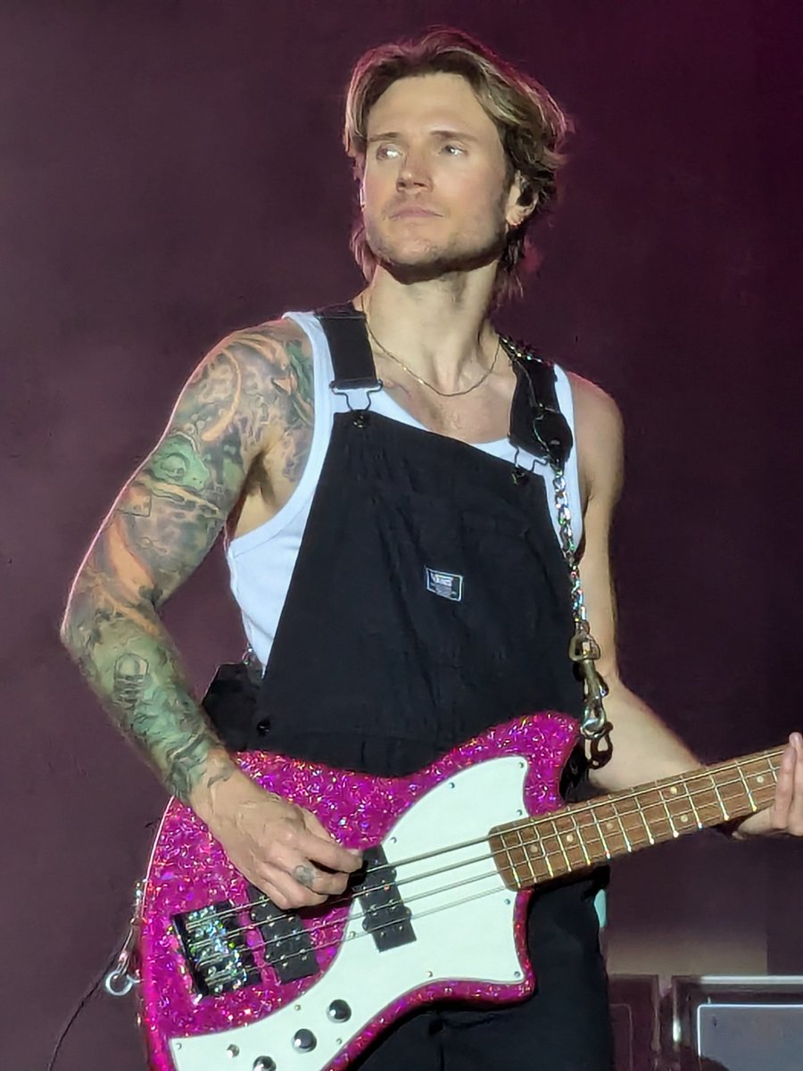 Had a great night at <a href="/ThePieceHall/">The Piece Hall</a>  Halifax with <a href="/OhnoitsAvon/">Avon Blyth</a>  watching <a href="/mcflymusic/">mcfly</a>  <a href="/mcflyharry/">Harry Judd</a>  <a href="/itsDannyJones/">Danny Jones</a>  <a href="/DougiePoynter/">Dougie Poynter</a>  <a href="/TomFletcher/">Tom Fletcher</a>