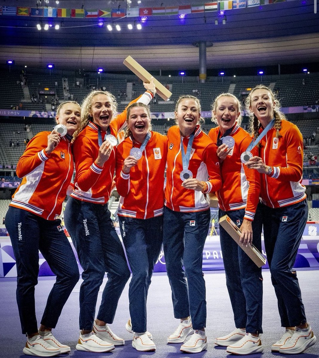 Salwa Eid Campbell-Brown 🇧🇭🇯🇲 (@tnftms) on Twitter photo 🇳🇱Dutch W 4x400 team since 2019:
6️⃣ 2019 Worlds
🥇 2021 European Indoors
6️⃣ 2021 Olympics
🥈2022 World Indoors
🥈2022 Worlds
🥇2022 Europeans
🥇2023 European Indoors
🥇2023 Worlds
🥇2024 World Indoors
🥇2024 Europeans
🥈2024 Olympics
8 consecutive major medals! 🇳🇱Dutch W 4x400 team since 2019:
6️⃣ 2019 Worlds
🥇 2021 European Indoors
6️⃣ 2021 Olympics
🥈2022 World Indoors
🥈2022 Worlds
🥇2022 Europeans
🥇2023 European Indoors
🥇2023 Worlds
🥇2024 World Indoors
🥇2024 Europeans
🥈2024 Olympics
8 consecutive major medals!