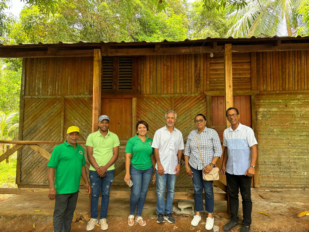 edwinnagua's tweet photo. Mi Responsabilidad social, es un compromiso de poner un grano de arena para preservar nuestra Reserva Científica Guaconejo, madre de las aguas custodiada por @sodinsocial. En #ElFactor @OscarPabloS3 https://t.co/SUKHS30o5c