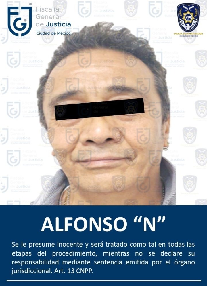 Siempre e creído en la presunción de inocencia y el beneficio de la duda, pero el ver esta foto de Alfonso Obregón detenido y sonriendo........ enserió q asco si todo lo comentado es real