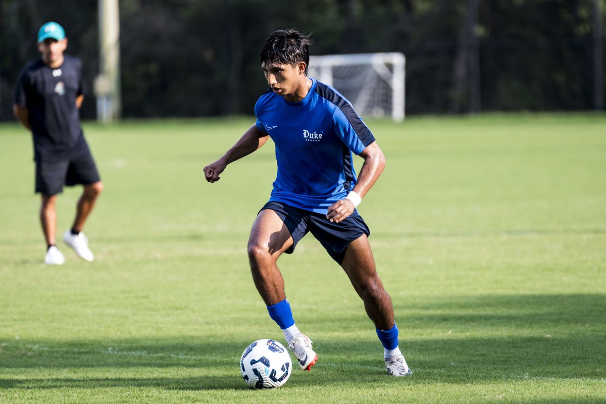 DukeMSOC's tweet image. Back on the pitch 🙌