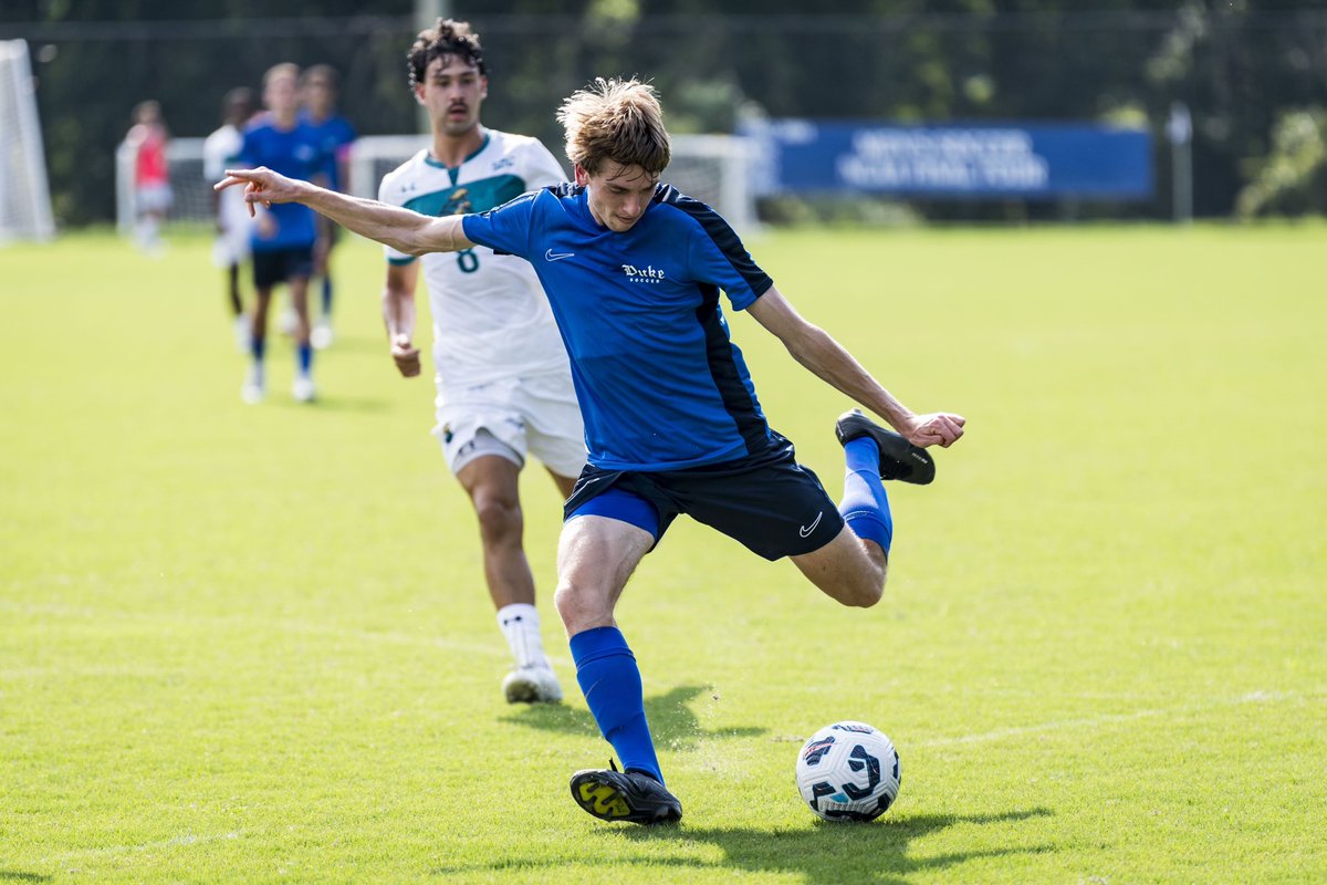 DukeMSOC's tweet image. Back on the pitch 🙌
