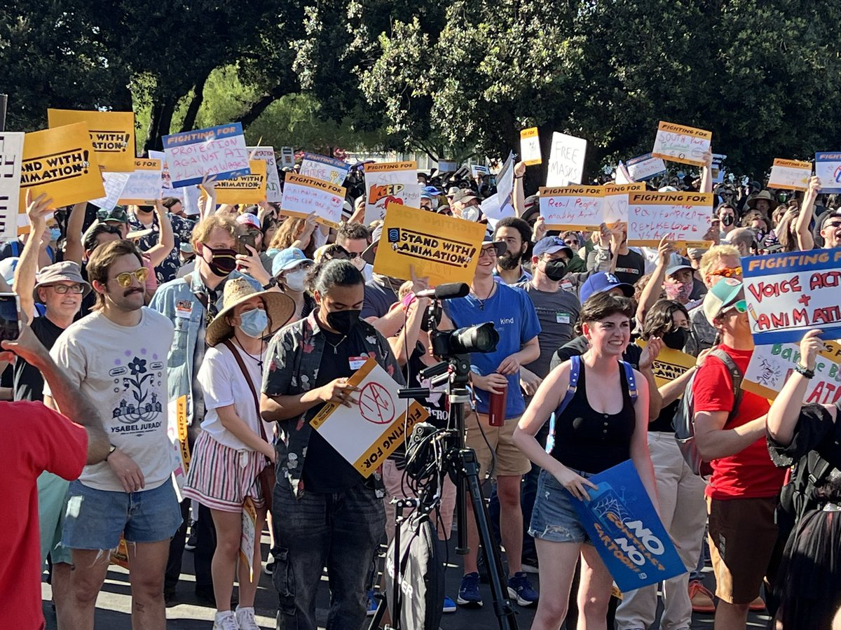 Here come negotiations and TAG members and supporters are out in force at the #StandWithAnimation rally at #iatselocal80! Show your support. Retweet and share with everyone you know!