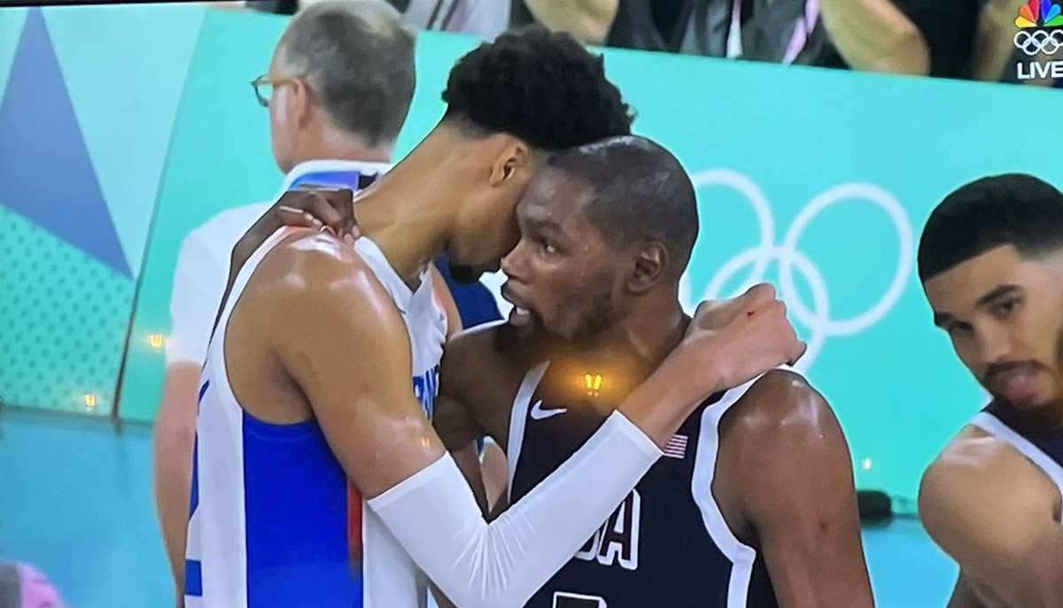 Usman_Tweets7's tweet photo. Victor Wembanyama was🔥💯for France leading his home country to a Silver Medal in first Olympics. Can’t wait to see what Wemby does this season for the Spurs.
#wemby https://t.co/yWakQ0JyHi