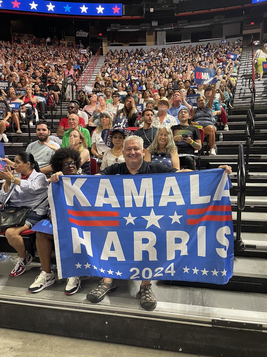 dom_lucre's tweet image. Do you see what I see?