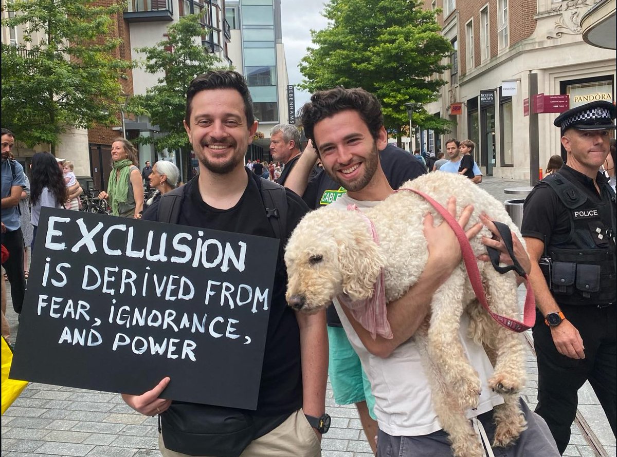 WillAczel's tweet image. Huge peaceful demonstration in #Exeter today.

Shows how the vast vast majority of us are united against racism, Islamaphobia &amp;amp; the politics of hate &amp;amp; division.