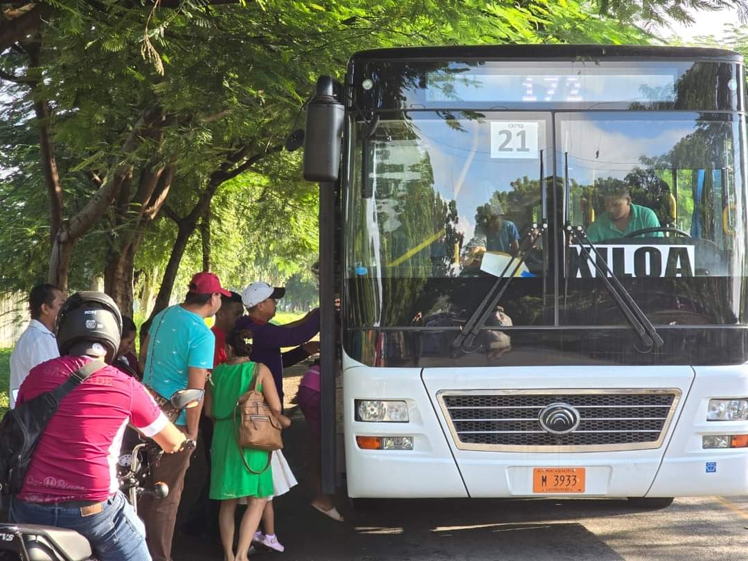 DiriangenNic's tweet photo. #Nicaragua. Atención: 🔈🔊Pobladores de la Zona de #Xilos 📢📣 Nueva ruta de transporte 172-Xiloá, con seis unidades, cubriendo la Ruta Mercado Oriental en Managua, Las Piedrecitas y Xiloá en Mateare. Costo de la Tarifa de C$15.
#AquiNicaraguaLibre
#4519LapatriaLaRevolución https://t.co/rMxJmcrgg8