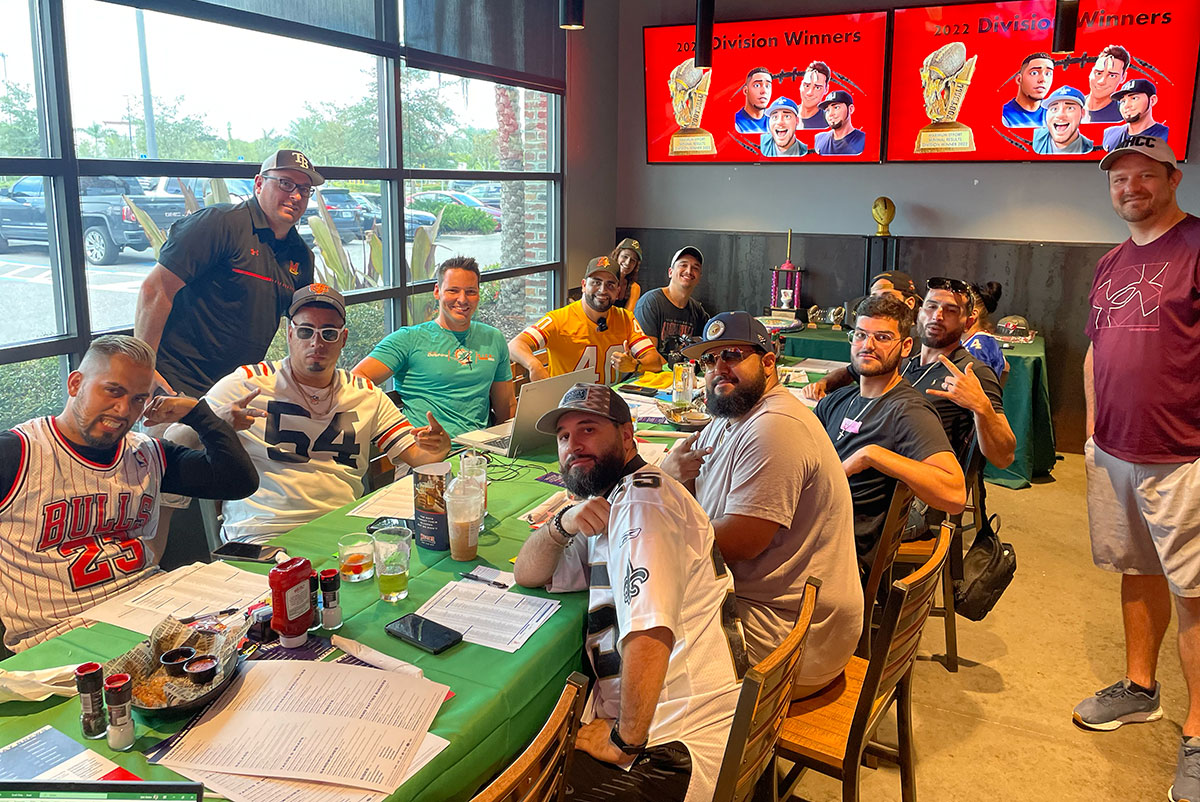 PewterReport's tweet photo. Make @walk_ons your FANTASY FOOTBALL DRAFT HQ!

Locations in Wesley Chapel, Midtown Tampa and Lakeland - GREAT food, GREAT drinks, GREAT time!  

Make Walk-Ons your game day spot to watch college &amp; pro football, too!

https://t.co/jNfCvfkfNI https://t.co/IvRZNjxh1s
