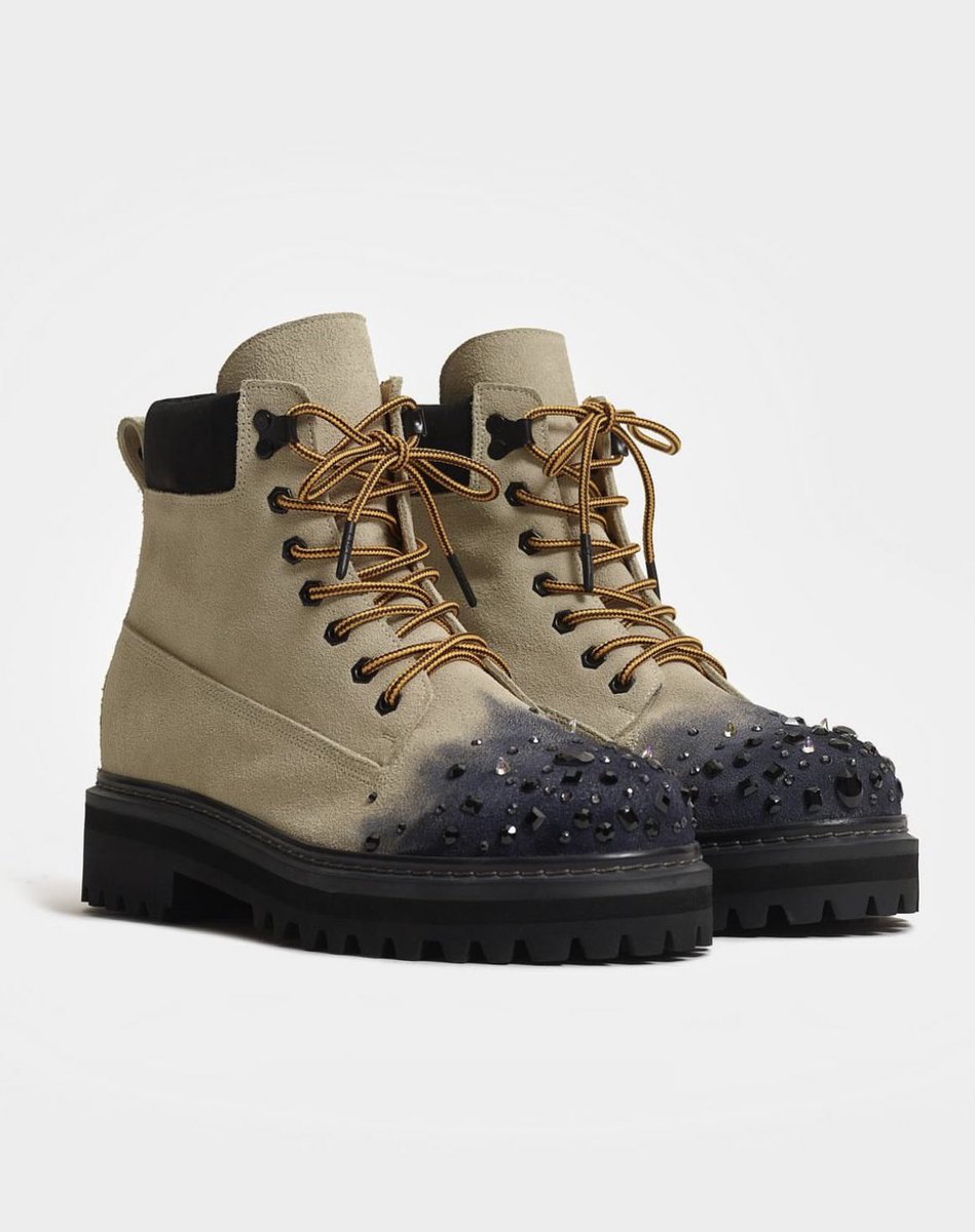 Outlander Magazine tweet media