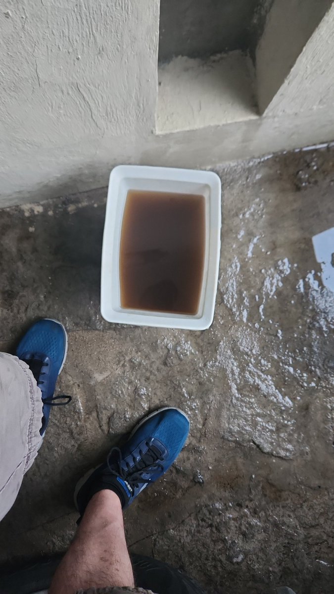 pedilla's tweet photo. Asi nos llega el agua en Sta Ana Tepetitlan ¿a que se debe? https://t.co/ONzKHVod1j