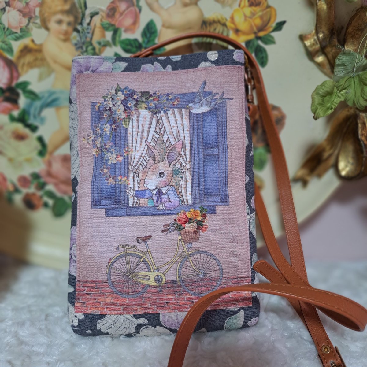 フォロワー様プレゼント企画です😆
私のハンドメイドですが、サコッシュを作りました😊
生地は、裏も全て大好きなジョリーフルール様の生地です😊
こちらの投稿に♡とリポストで
応募完了です😊新規フォロワー様も歓迎です😊只応募専用アカの方は、ご遠慮下さい🙇
締め切りは、8/16(金)21時です😉