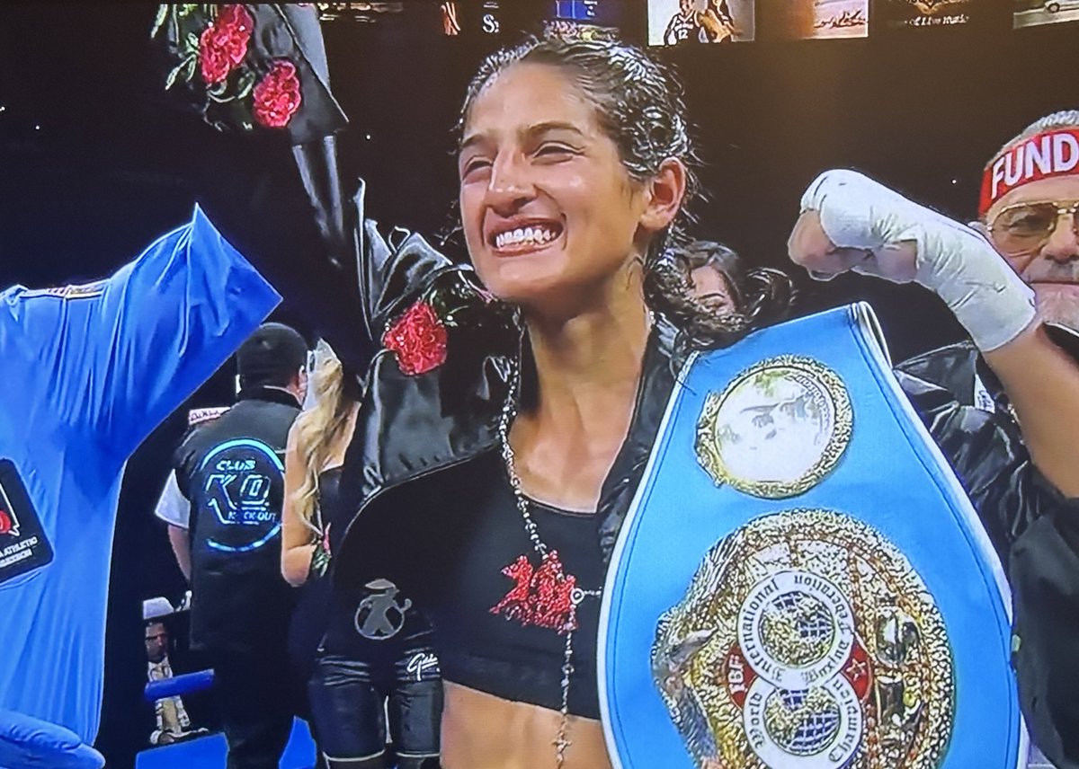 Gabriela Fundora se lleva la pelea por decisión unánime y amplía su récord (14-0-0) e invicto para seguir siendo la campeona mundial Mosca FIB #FundoraAsenjo