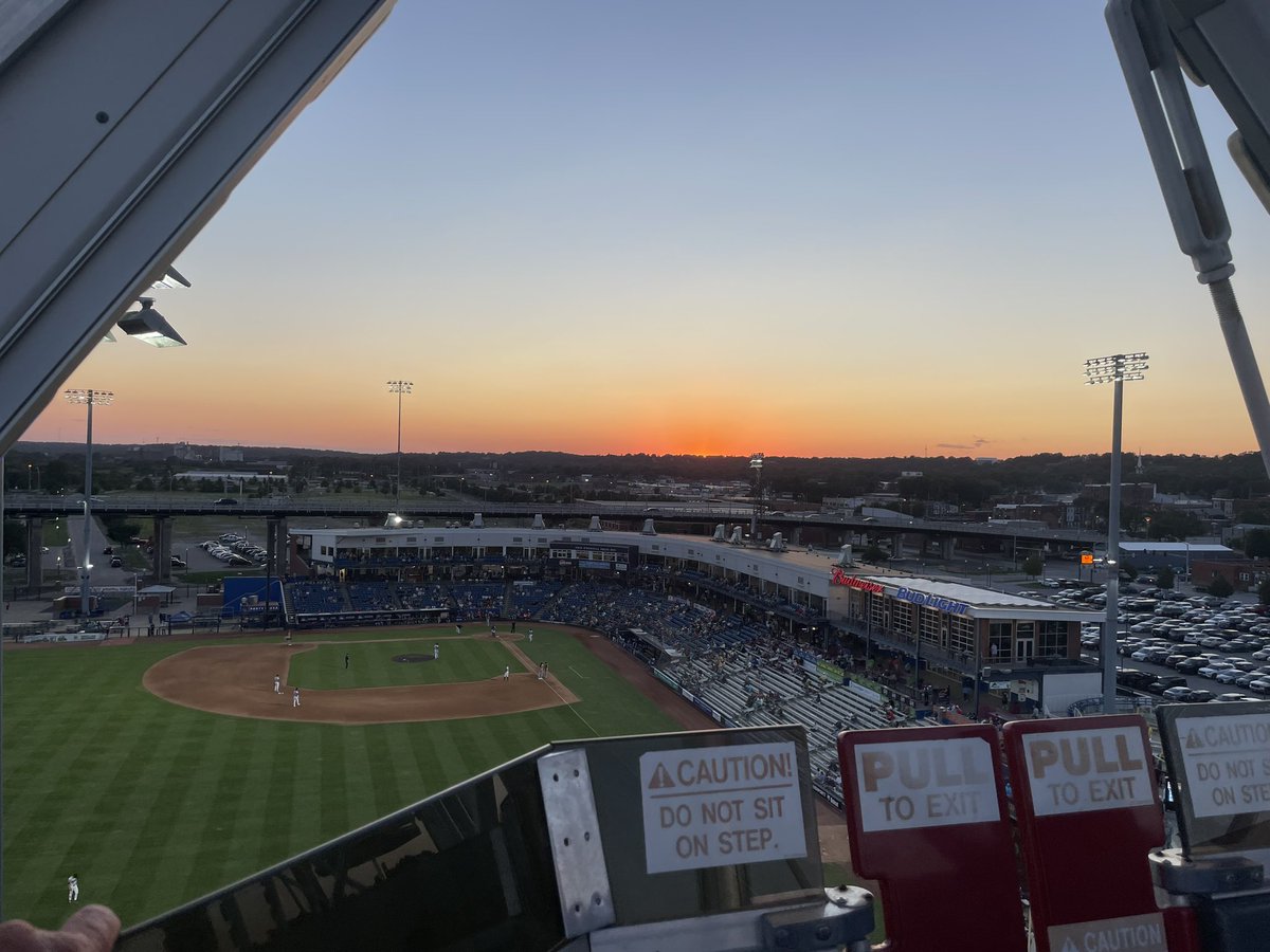 StephenCCrocket's tweet photo. You haven’t been to a baseball game in the Quad, until you brave the Ferris Wheel #UpUpWeGo #BanditTogether🦝 @QCRiverBandits https://t.co/Eun0fiJfFw