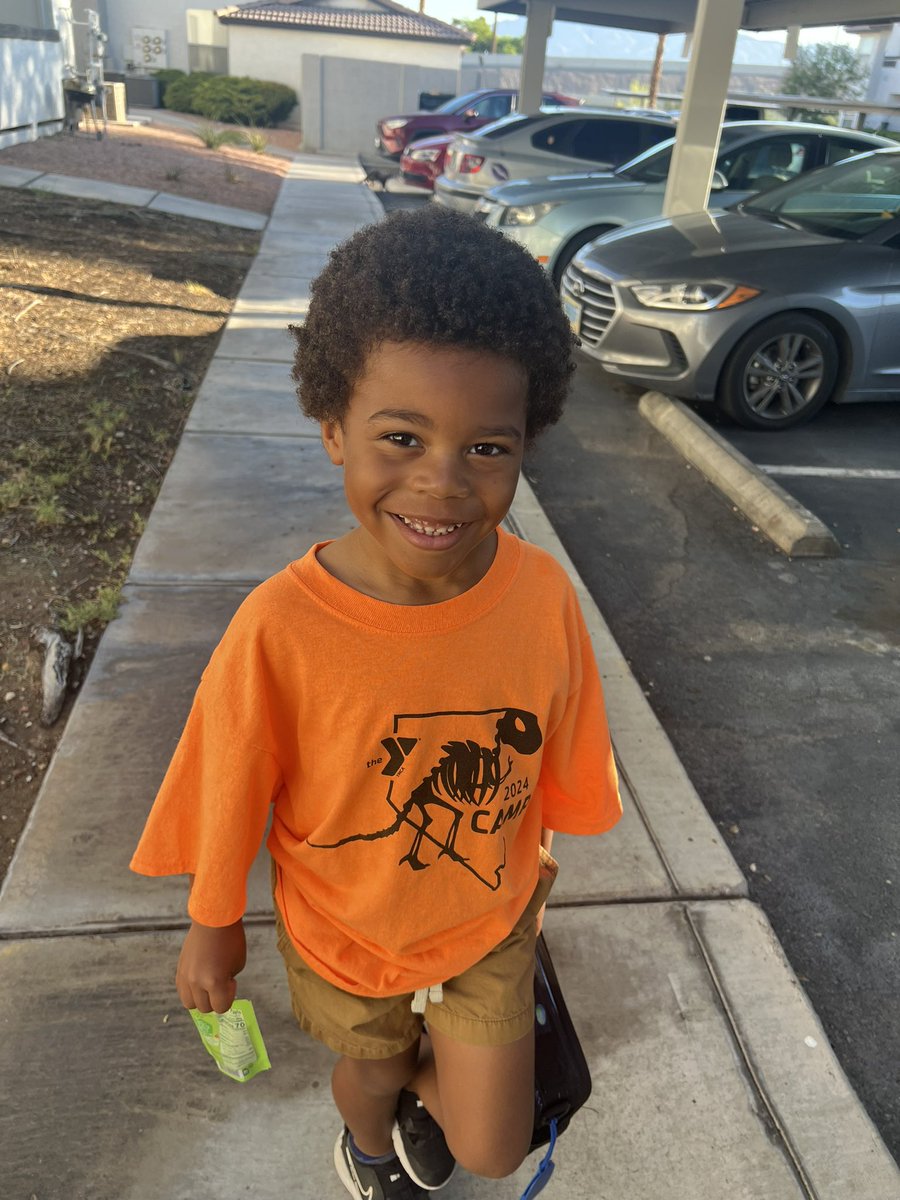 _RavenMJ's tweet photo. My baby started his loc journey yesterday😭🫶🏾 he has said for awhile that he wanted hair like mommy and daddy and nowwwww he’s joined the locd club! 🥰 #KidsWithLocs https://t.co/JNw2Rqs2GH