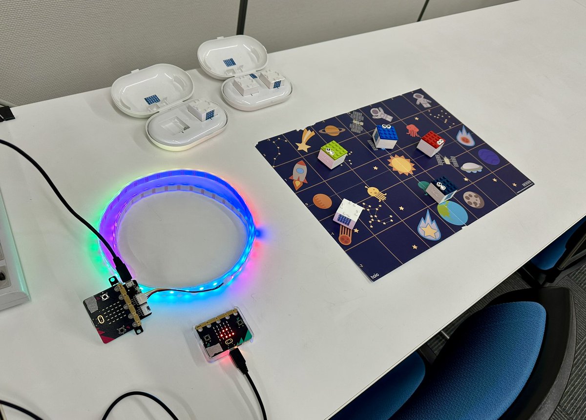 youtoy's tweet image. #CoderDojoOwari に持ち込んだ #toio や micro:bit を使った、光ったり動いたりするもの

参加してる子達に見てもらえた！

●第89回 CoderDojo Owari - connpass
　coderdojoowari.connpass.com/event/318924/

#CoderDojo